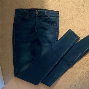 FIT JEANS. Never worn size medium. Deep blue